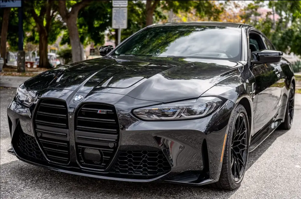 BMW M4 Competition — photograph 1 of 1